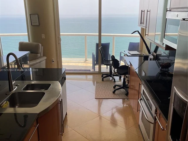 6365 Collins Ave # 2902, Miami Beach FL 33141