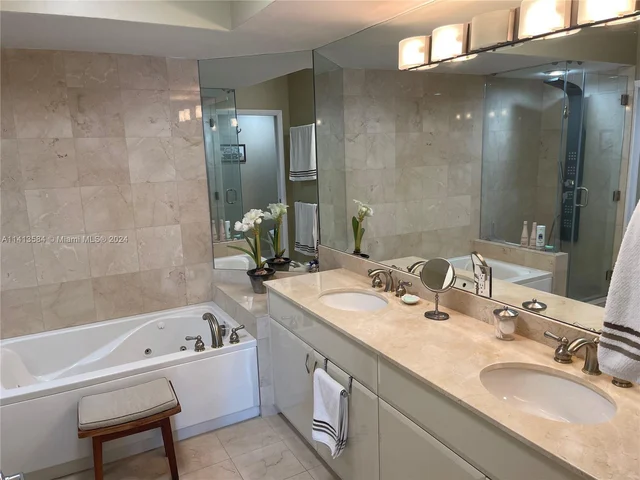 6365 Collins Ave # 2902, Miami Beach FL 33141