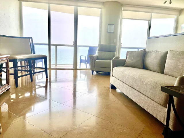 6365 Collins Ave # 2902, Miami Beach FL 33141