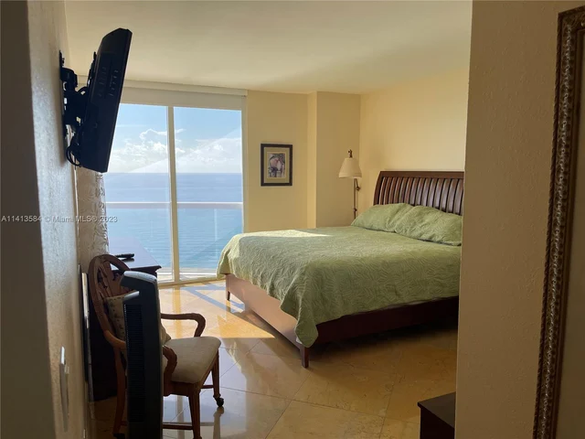 6365 Collins Ave # 2902, Miami Beach FL 33141