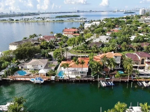 2341 KEYSTONE, North Miami FL 33181