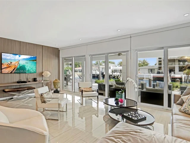 2341 KEYSTONE, North Miami FL 33181