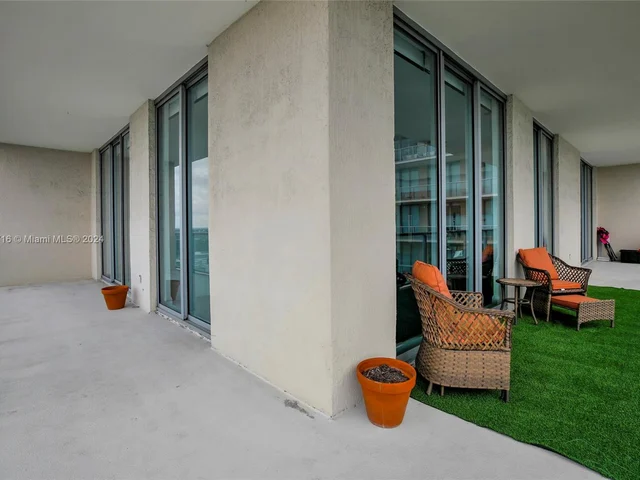 3470 E Coast Ave # H2205, Miami FL 33137