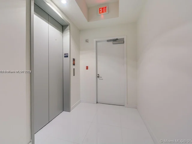 851 NE 1st Ave # 4007, Miami FL 33132