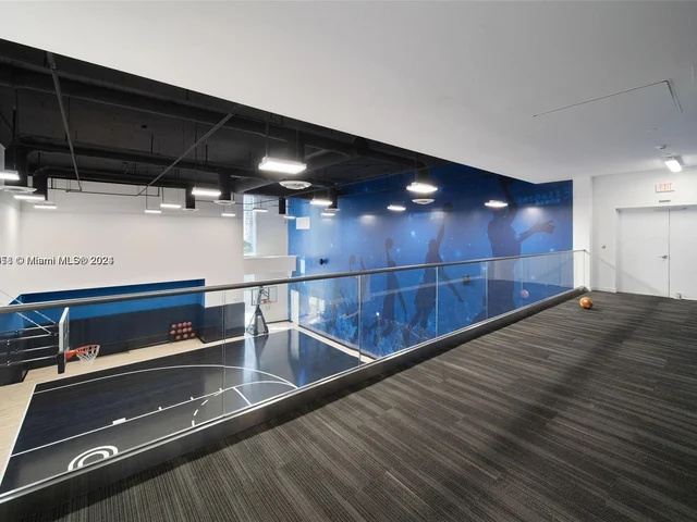 851 NE 1st Ave # 4007, Miami FL 33132