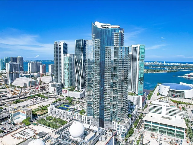 851 NE 1st Ave # 4007, Miami FL 33132