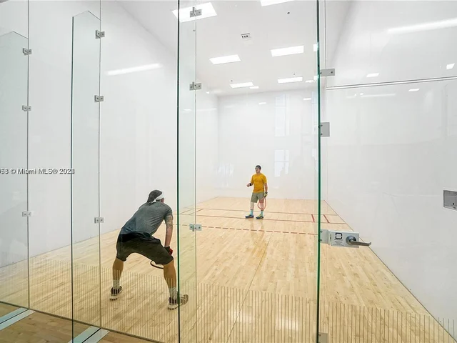 851 NE 1st Ave # 4007, Miami FL 33132