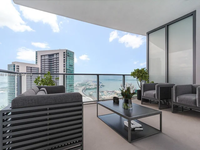 851 NE 1st Ave # 4007, Miami FL 33132