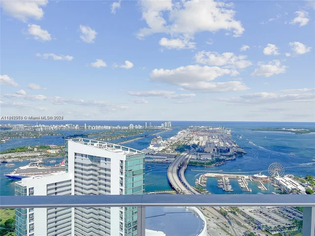 851 NE 1st Ave # 4007, Miami FL 33132