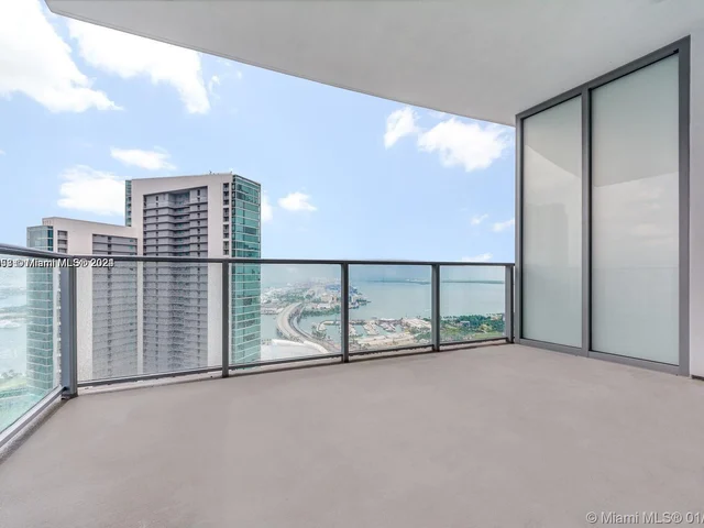 851 NE 1st Ave # 4007, Miami FL 33132