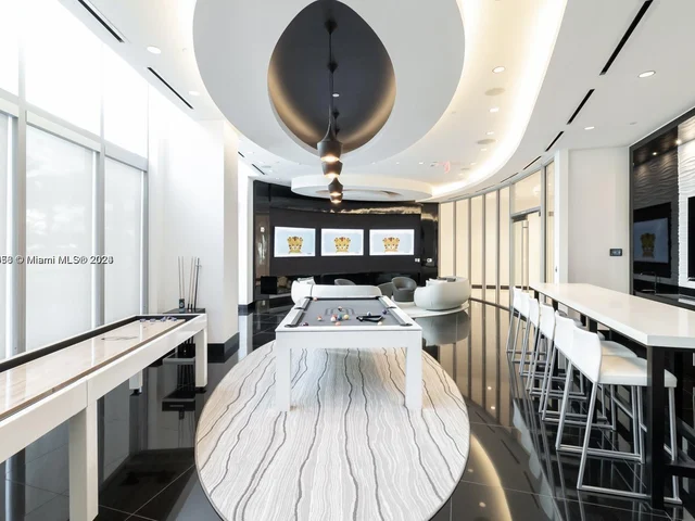 851 NE 1st Ave # 4007, Miami FL 33132