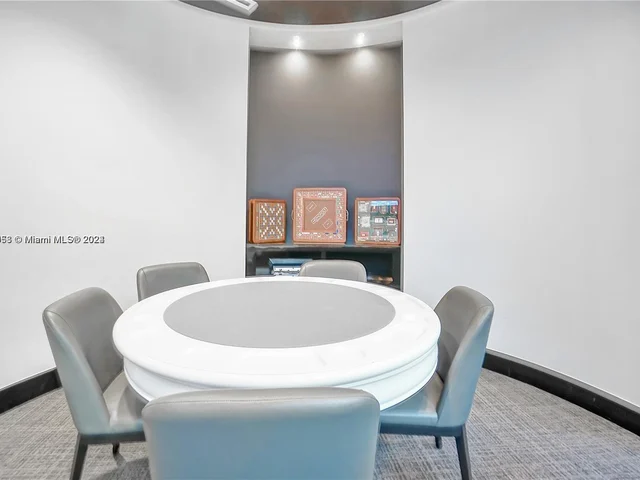 851 NE 1st Ave # 4007, Miami FL 33132