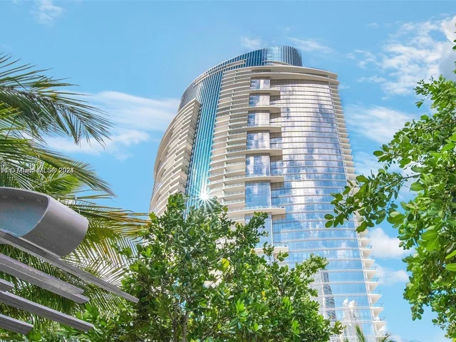 851 NE 1st Ave # 4007, Miami FL 33132