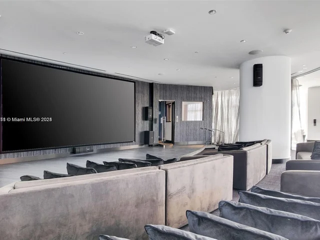 851 NE 1st Ave # 4007, Miami FL 33132