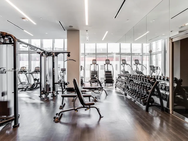 851 NE 1st Ave # 4007, Miami FL 33132