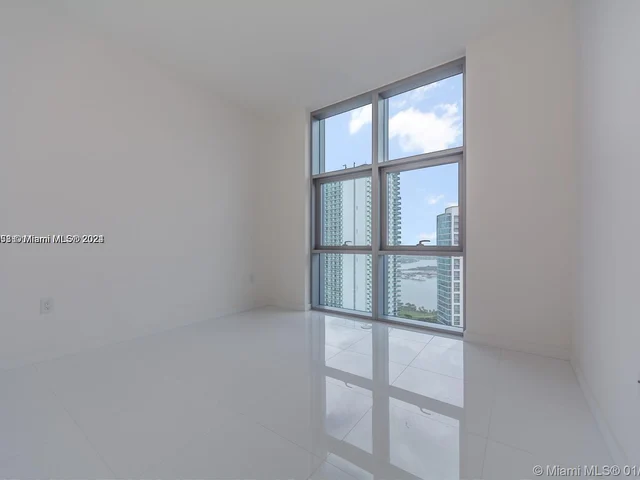 851 NE 1st Ave # 4007, Miami FL 33132