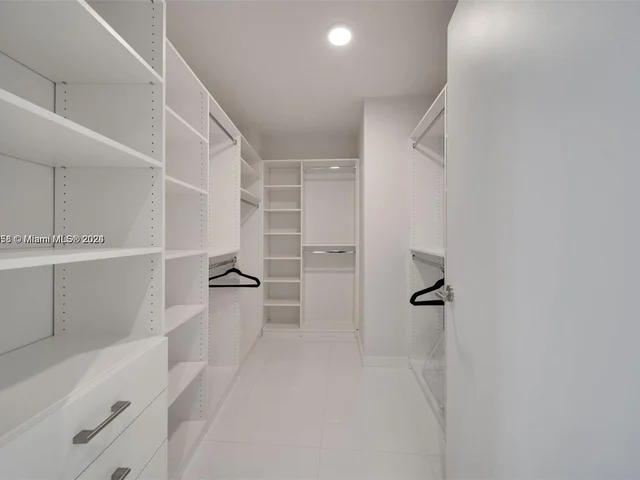 851 NE 1st Ave # 4007, Miami FL 33132