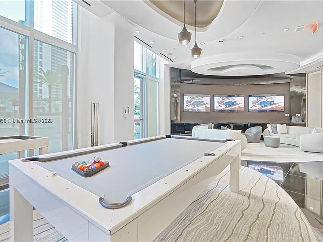 851 NE 1st Ave # 4007, Miami FL 33132