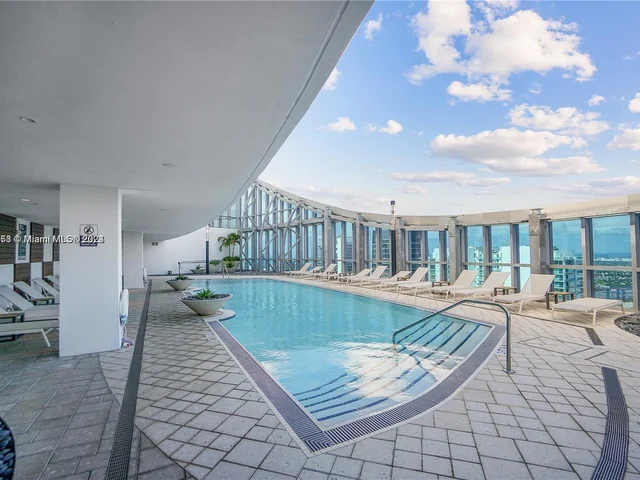 851 NE 1st Ave # 4007, Miami FL 33132