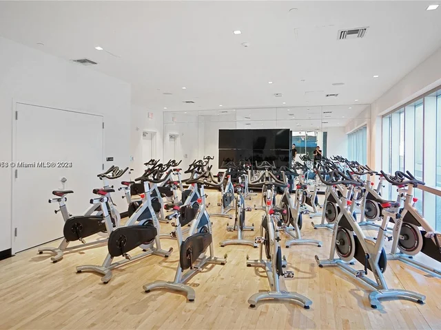 851 NE 1st Ave # 4007, Miami FL 33132