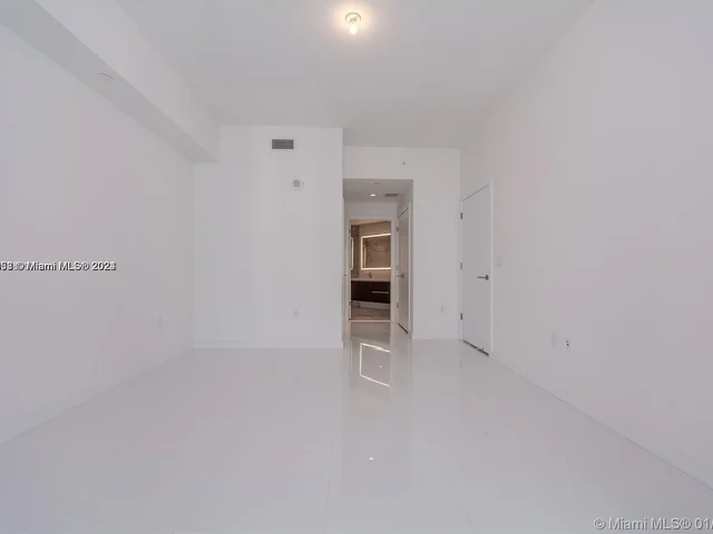 851 NE 1st Ave # 4007, Miami FL 33132