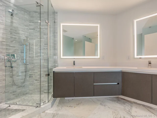 851 NE 1st Ave # 4007, Miami FL 33132