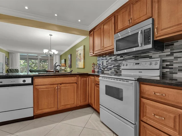 3010 N Course Dr # 310, Pompano Beach FL 33069