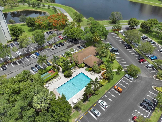 3010 N Course Dr # 310, Pompano Beach FL 33069