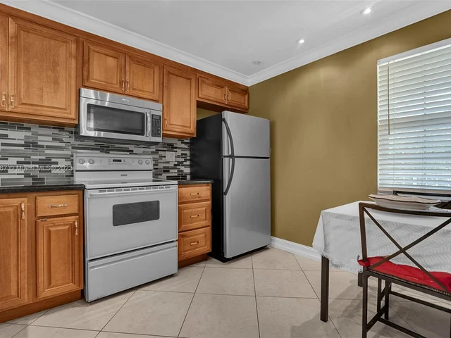 3010 N Course Dr # 310, Pompano Beach FL 33069