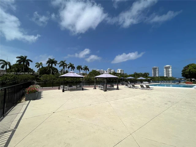 3401 N Country Club Dr # 108, Aventura FL 33180