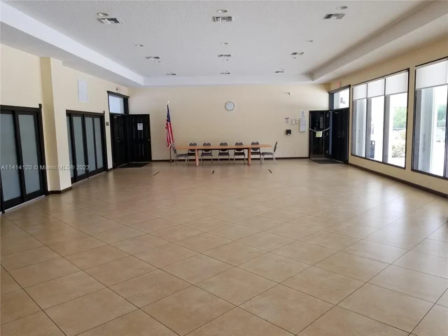 3401 N Country Club Dr # 108, Aventura FL 33180