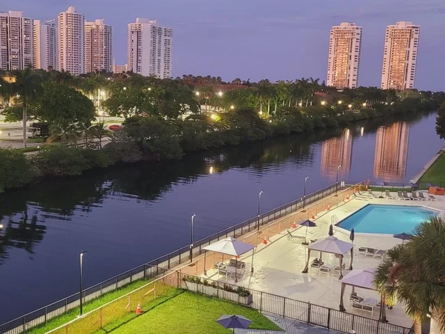 3401 N Country Club Dr # 108, Aventura FL 33180