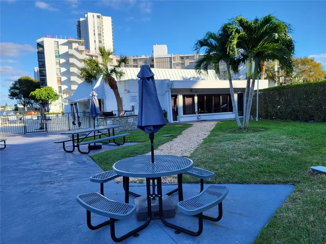 3401 N Country Club Dr # 108, Aventura FL 33180