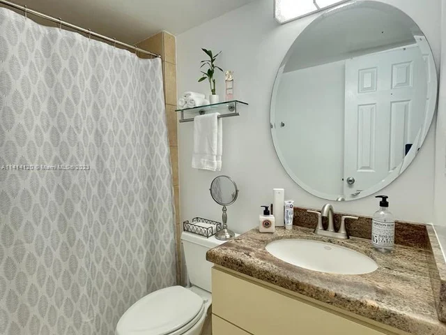 3401 N Country Club Dr # 108, Aventura FL 33180