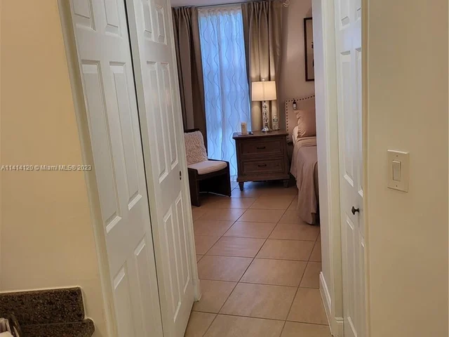 3401 N Country Club Dr # 108, Aventura FL 33180