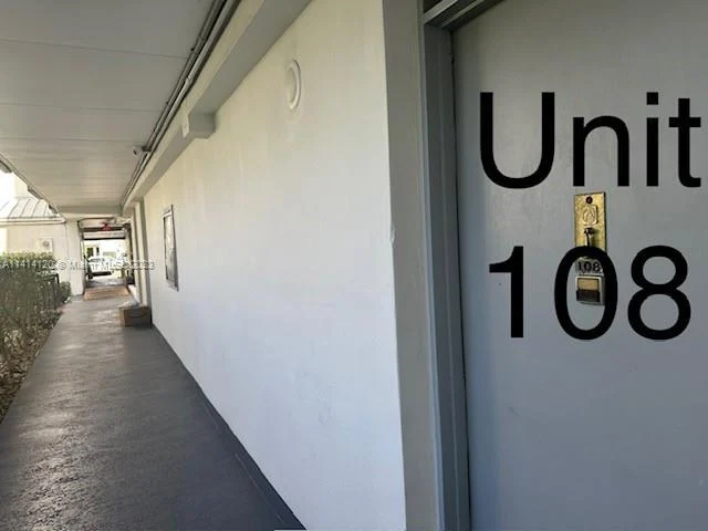 3401 N Country Club Dr # 108, Aventura FL 33180