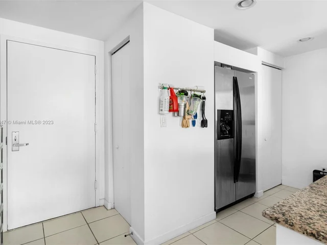 325 S Biscayne Blvd # 3320, Miami FL 33131