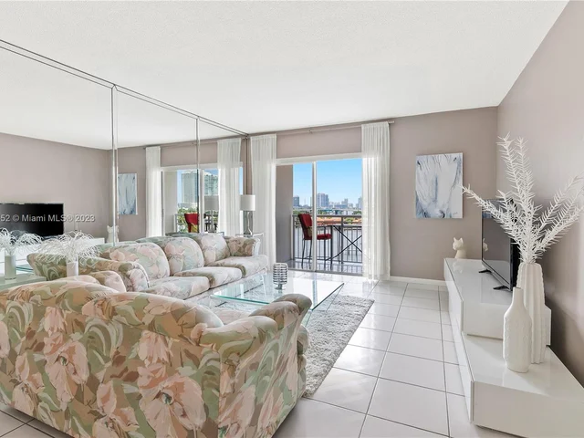 400 Kings Point Dr # 612, Sunny Isles Beach FL 33160