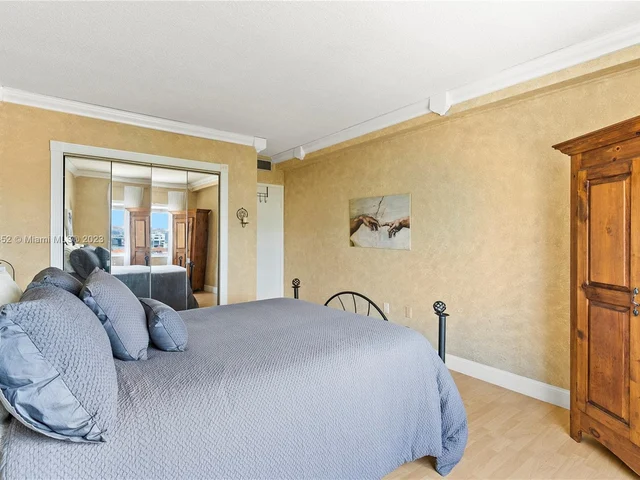 400 Kings Point Dr # 612, Sunny Isles Beach FL 33160