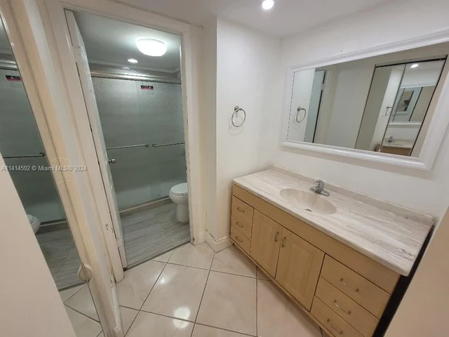 18081 Biscayne Blvd # 1102, Aventura FL 33160