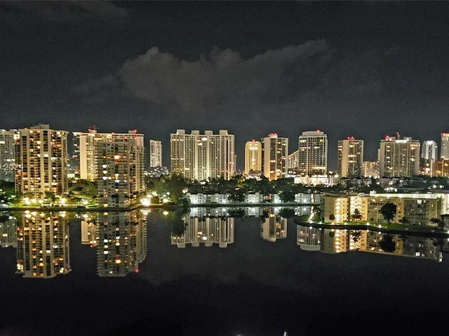 18081 Biscayne Blvd # 1102, Aventura FL 33160