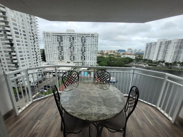 18081 Biscayne Blvd # 1102, Aventura FL 33160