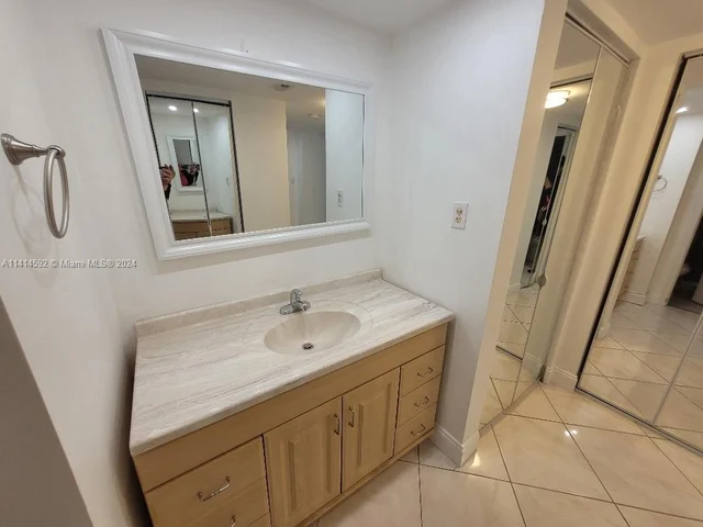 18081 Biscayne Blvd # 1102, Aventura FL 33160