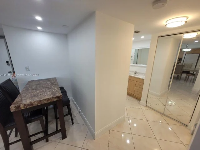 18081 Biscayne Blvd # 1102, Aventura FL 33160