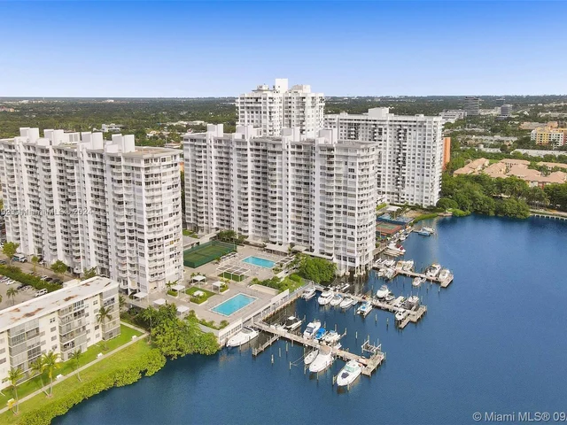 18081 Biscayne Blvd # 1102, Aventura FL 33160