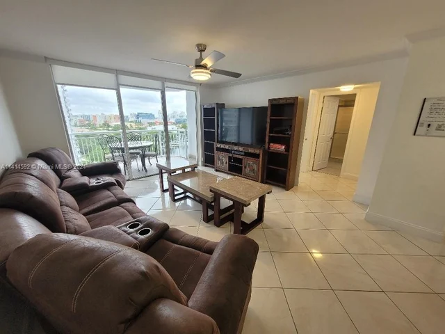18081 Biscayne Blvd # 1102, Aventura FL 33160