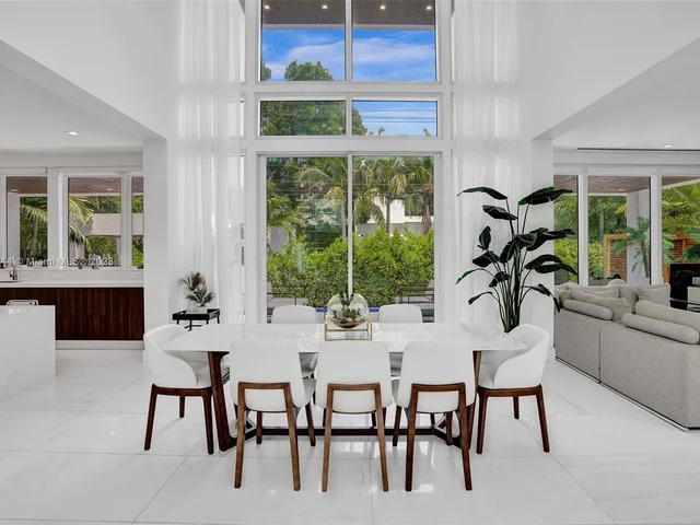 201 Buttonwood Dr, Key Biscayne FL 33149