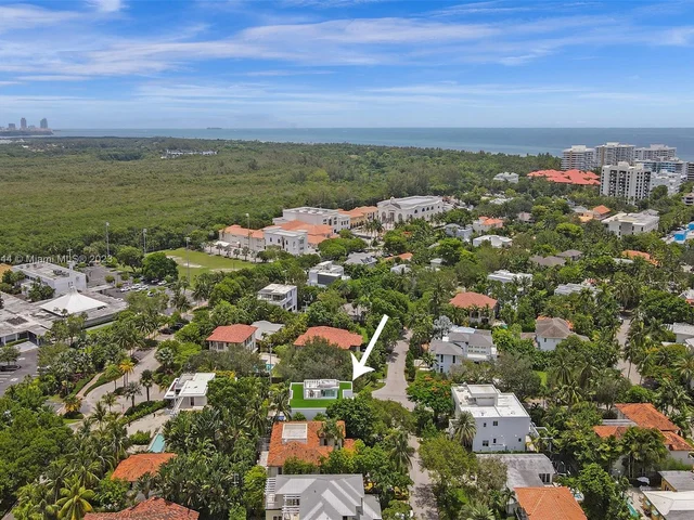 201 Buttonwood Dr, Key Biscayne FL 33149