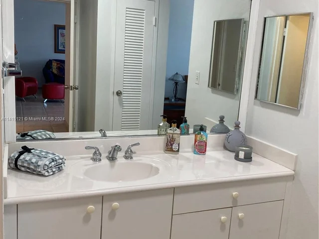 9225 Collins Ave # 1109, Surfside FL 33154