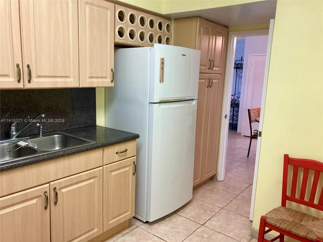 9225 Collins Ave # 1109, Surfside FL 33154